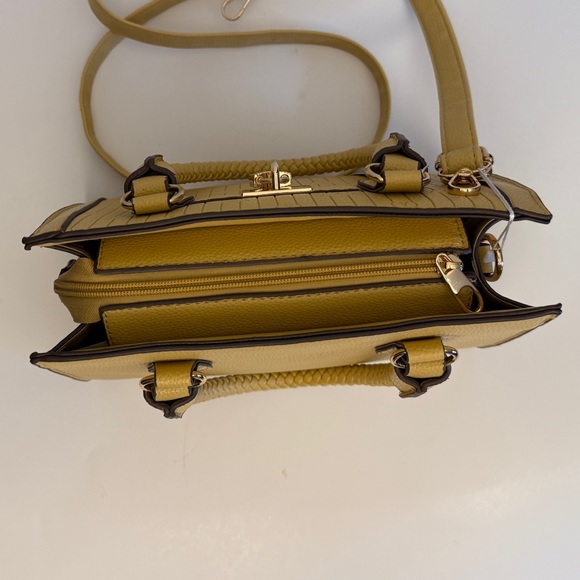 NWT Elegant Vegan Leather Yellow Handbag with removable strap - Picture 6 of 10